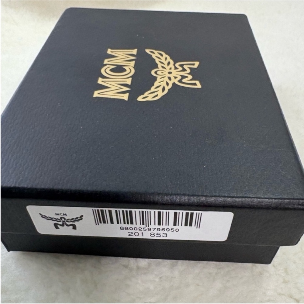 MCM Double Heart Keychain - Picture 7 of 7